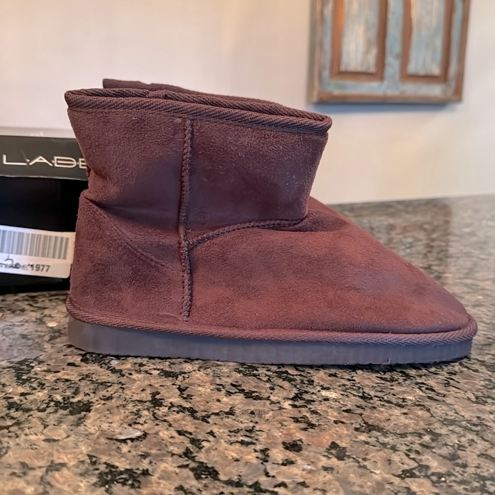 C label cupcake brown booties NIB 8